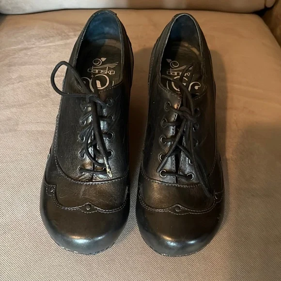 Dansko heeled Oxford shoes - Picture 1 of 6